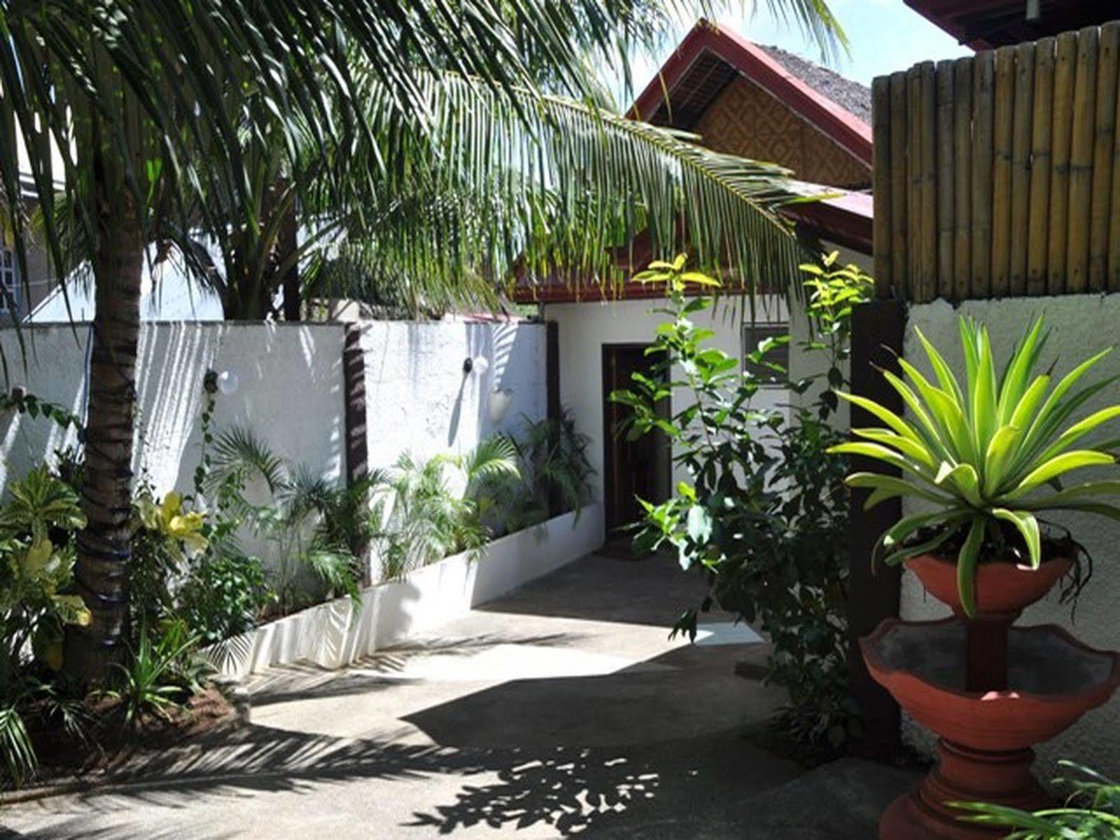 Paragayo Resort Tawala  Exterior photo